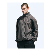 250421fcrbblogultrajktbrn-thumb-600x600-68815.jpg